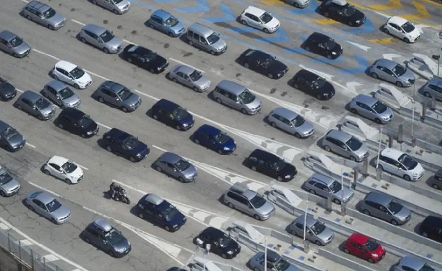 Da Commissione Ue pacchetto automotive, rivisto stop motori termici da 2035