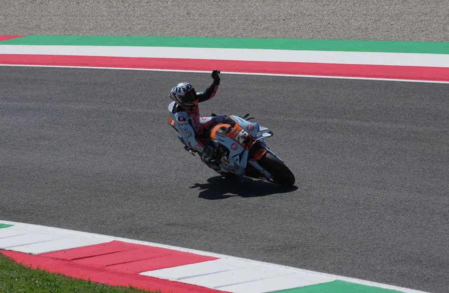 Fernandez vince la sprint del Mugello davanti a Martin, terzo Di Giannantonio Fernandez vince la sprint del Mugello davanti a Martin, terzo Di Giannantonio