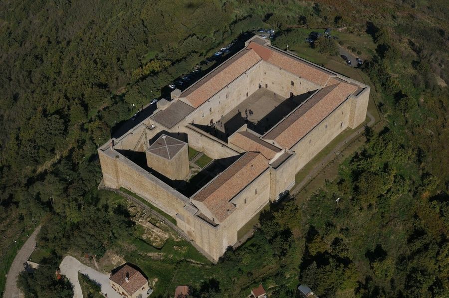 Lagopesole, il castello di Federico II rivive con il progetto "Fantastico Medioevo": firmato l'accordo per la valorizzazione