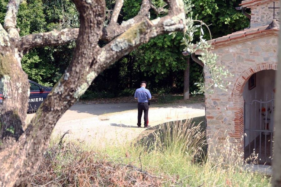 Spara e uccide moglie e figlio in Versilia, arrestato Spara e uccide moglie e figlio in Versilia, arrestato