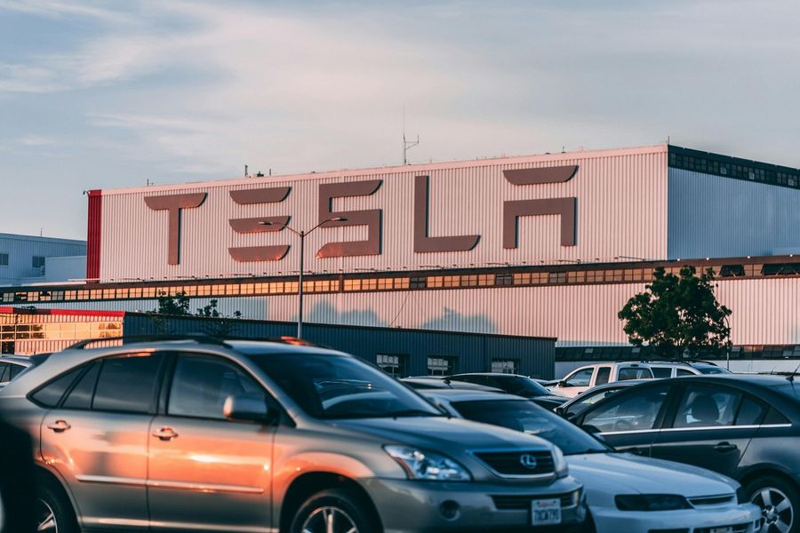 Tesla rallenta in Europa, Italia unica eccezione