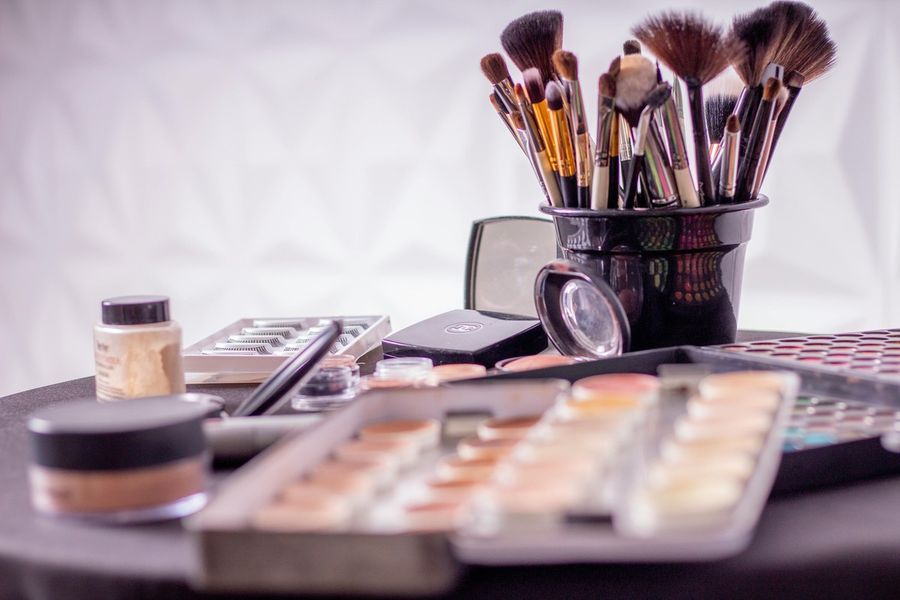 Trucco e indipendenza: come trasformare la passione per il make-up in un lavoro da libero professionista Trucco e indipendenza: come trasformare la passione per il make-up in un lavoro da libero professionista