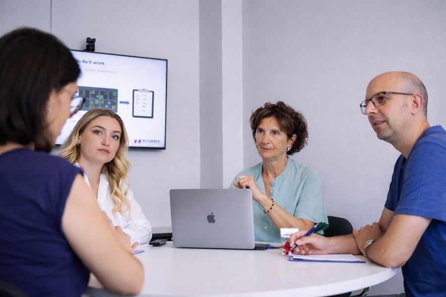 Oncologia di precisione, il collo di bottiglia dei test genomici: solo il 12% dei pazienti accede alle terapie mirate Oncologia di precisione, il collo di bottiglia dei test genomici: solo il 12% dei pazienti accede alle terapie mirate