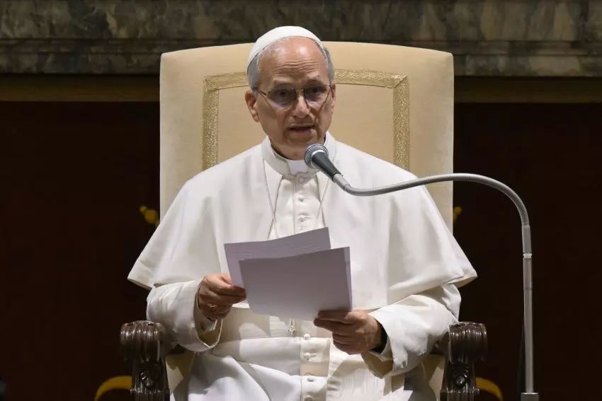 Papa “Tanti popoli vittime di sistemi politici oppressivi”