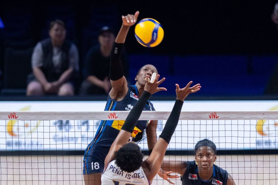 Buona la 1^ per l’ItalVolley ai Mondiali, 3-0 alla Slovacchia Buona la 1^ per l’ItalVolley ai Mondiali, 3-0 alla Slovacchia