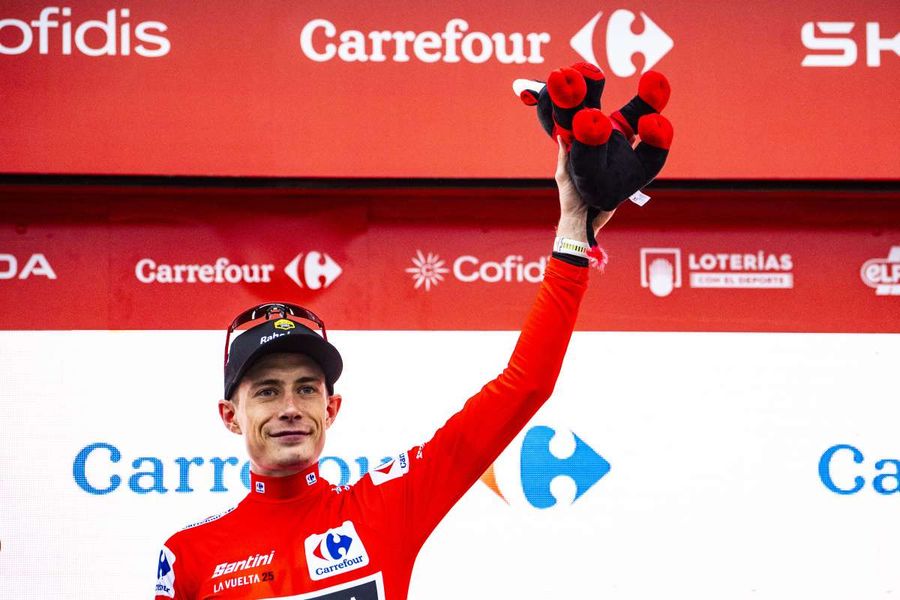 Uae vince cronosquadre alla Vuelta, Vingegaard torna in rosso Uae vince cronosquadre alla Vuelta, Vingegaard torna in rosso