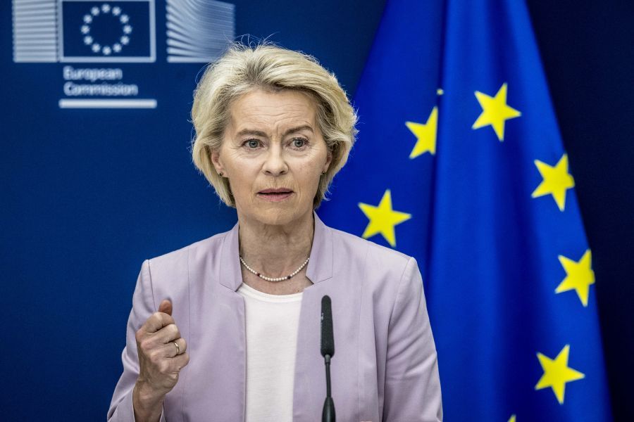Von der Leyen “Putin predatore, Europa sia pronta a difendersi”