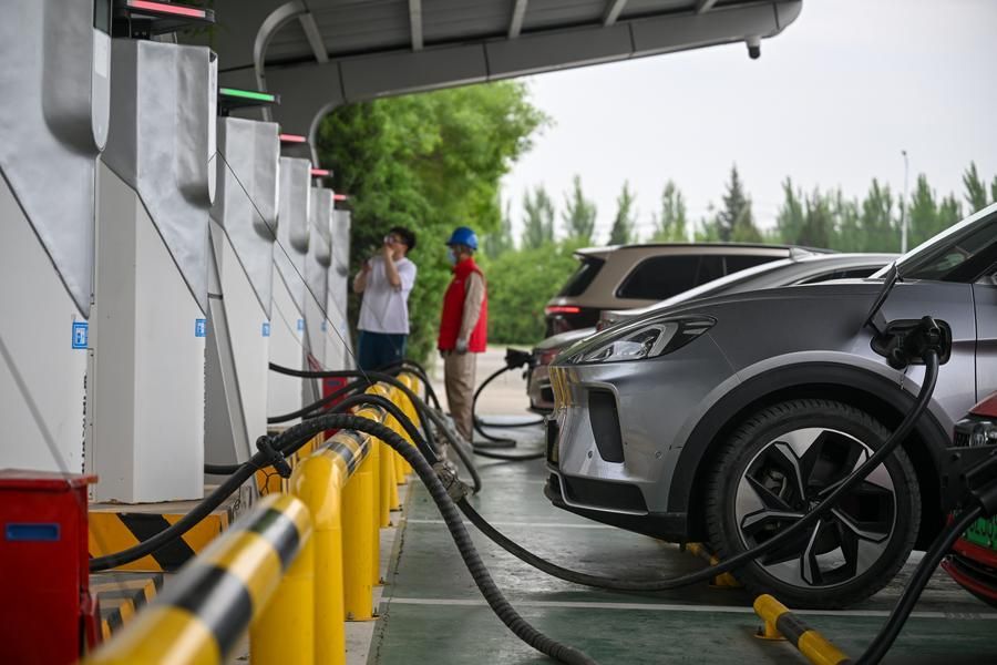 Cina, in rapida espansione la rete di ricarica per i veicoli elettrici Cina, in rapida espansione la rete di ricarica per i veicoli elettrici