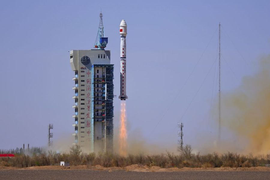 La Cina lancia il razzo Long March-4C per il rilevamento dei gas serra La Cina lancia il razzo Long March-4C per il rilevamento dei gas serra