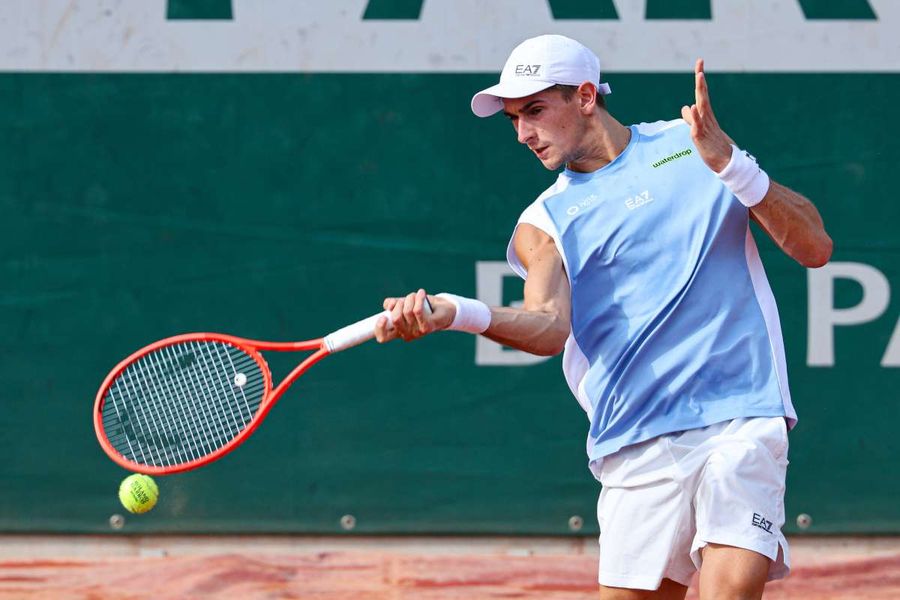 Impresa Arnaldi, piega Tiafoe e sfida Berrettini ai quarti del Roland Garros Impresa Arnaldi, piega Tiafoe e sfida Berrettini ai quarti del Roland Garros