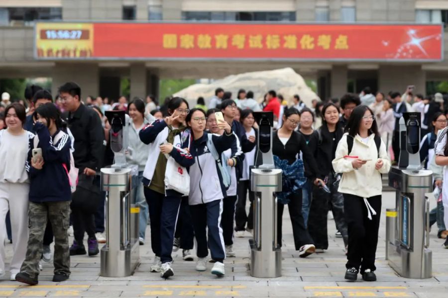 Cina, 12.9 milioni di studenti parteciperanno al “gaokao” dal 7 giugno Cina, 12.9 milioni di studenti parteciperanno al “gaokao” dal 7 giugno