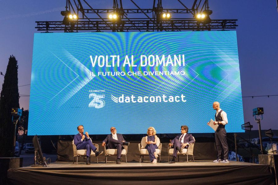 Datacontact celebra a Matera 25 anni di attività Datacontact celebra a Matera 25 anni di attività