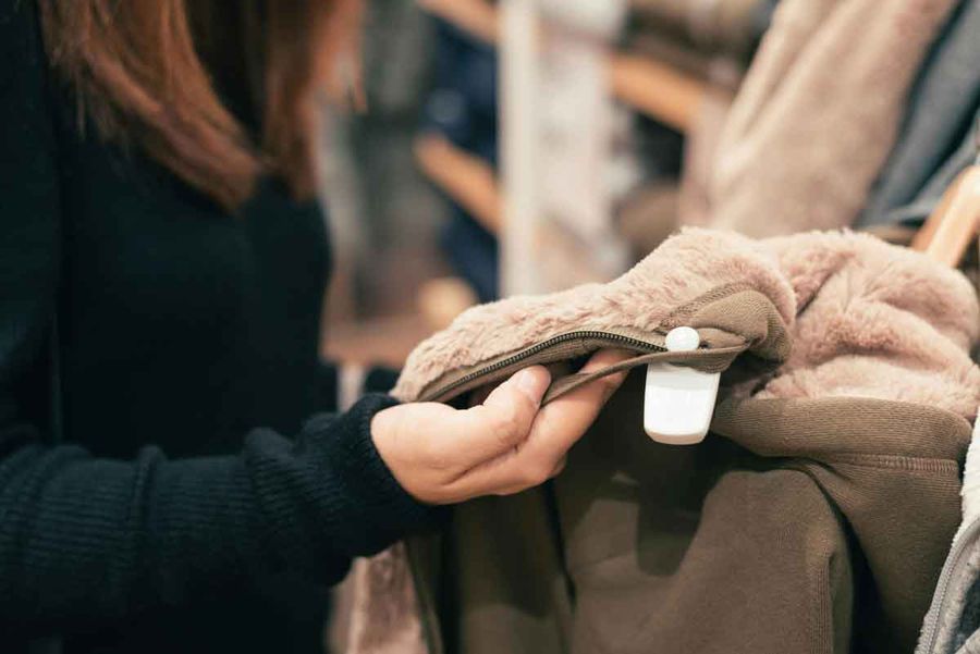 FIDUCIA DEI CONSUMATORI E DELLE IMPRESE FIDUCIA DEI CONSUMATORI E DELLE IMPRESE