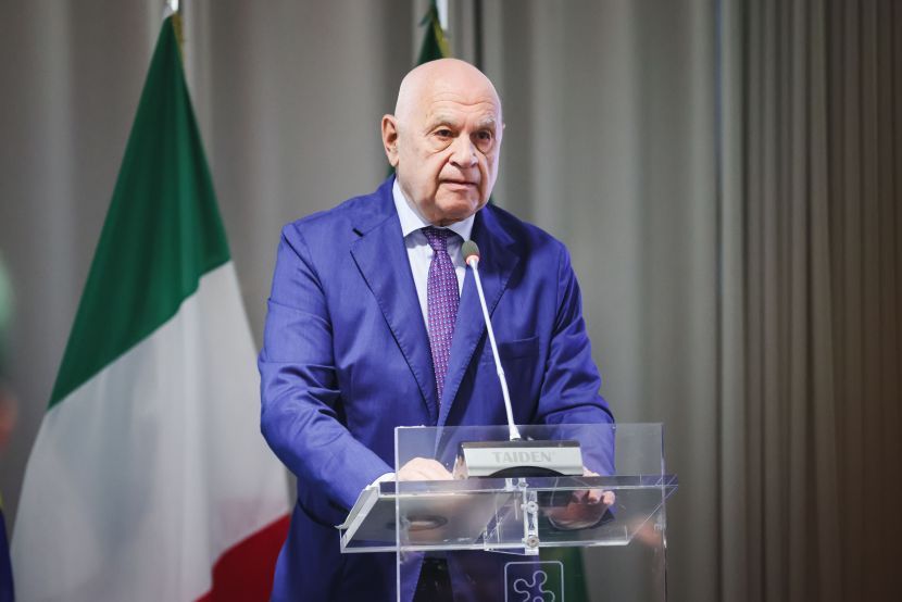 Nordio “Mia posizione confermata, fiducia dimostrata da governo e premier” Nordio “Mia posizione confermata, fiducia dimostrata da governo e premier”