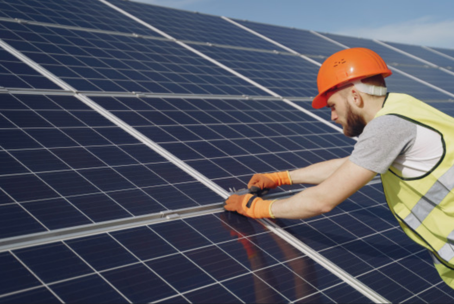 Imprese sempre più green: Italia seconda in Ue per l'utilizzo di fotovoltaico Imprese sempre più green: Italia seconda in Ue per l'utilizzo di fotovoltaico