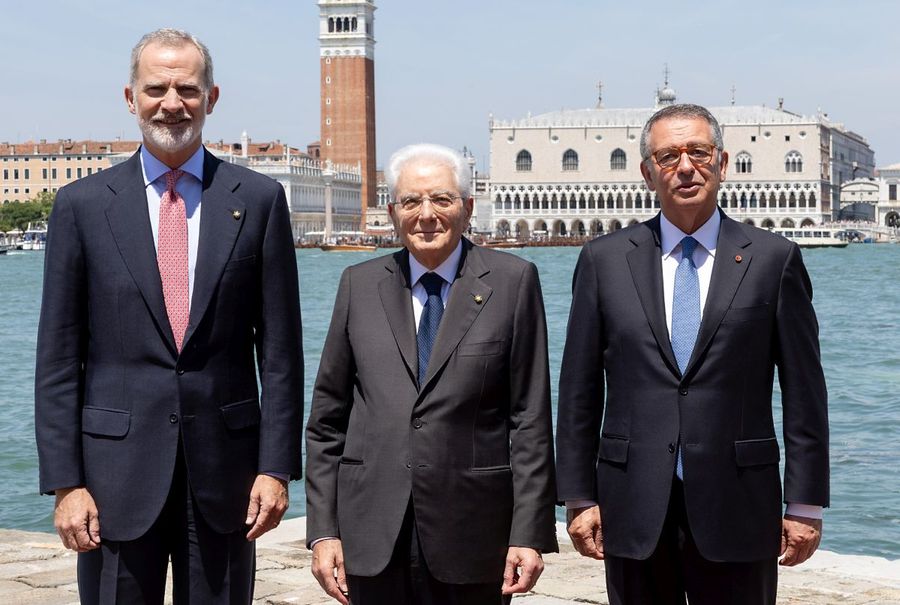 IA, Mattarella “Pochissimi privati travolgono ogni regola, l’Ue agisca” IA, Mattarella “Pochissimi privati travolgono ogni regola, l’Ue agisca”