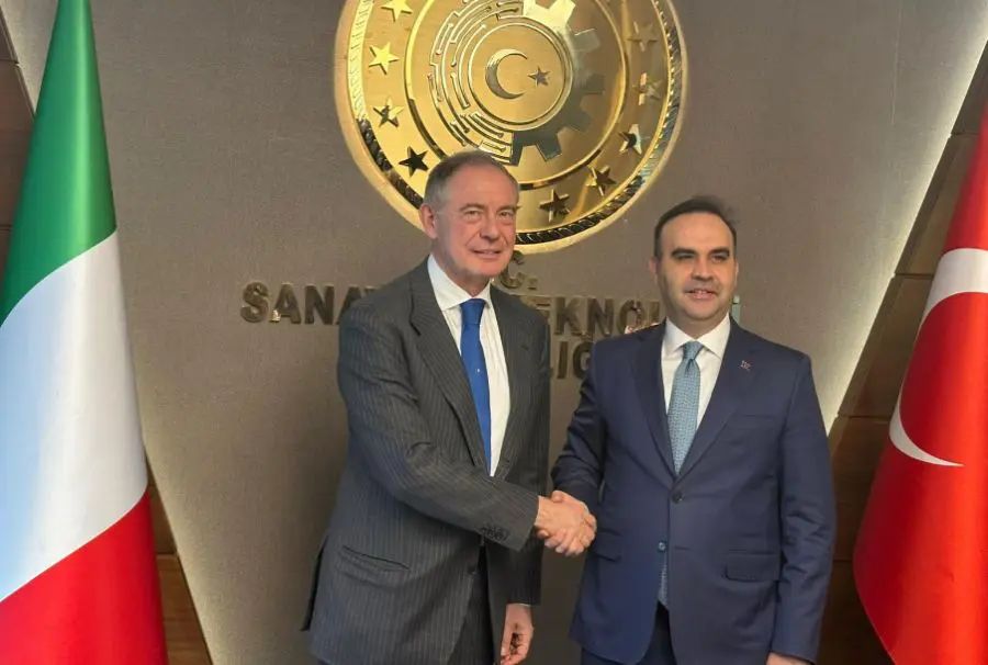 Urso “Con la Turchia obiettivo 40 miliardi d’interscambio commerciale” Urso “Con la Turchia obiettivo 40 miliardi d’interscambio commerciale”