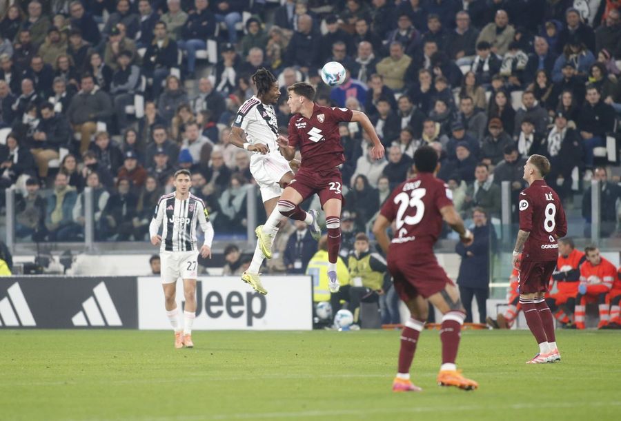 Il derby della Mole lo vincono le difese, Juventus-Torino 0-0 Il derby della Mole lo vincono le difese, Juventus-Torino 0-0