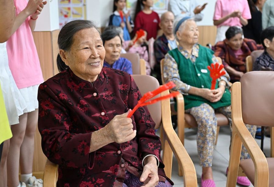 Cina, oltre un milione di anziani beneficiano di sussidi per l’assistenza Cina, oltre un milione di anziani beneficiano di sussidi per l’assistenza