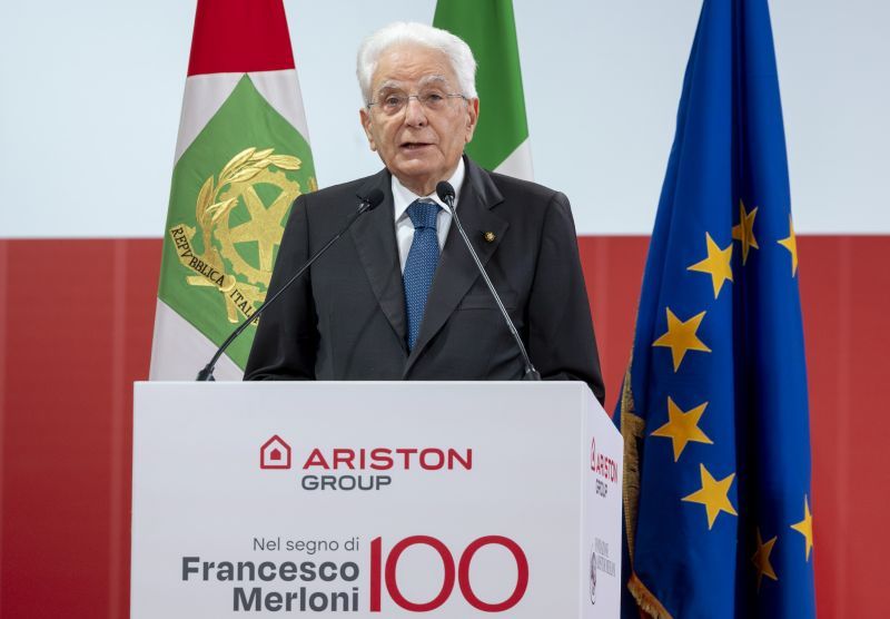 Mattarella “Crisi richiedono visione e coraggio, guardare avanti” Mattarella “Crisi richiedono visione e coraggio, guardare avanti”