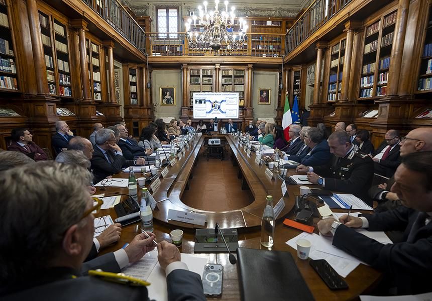 Terra dei Fuochi, cabina di regia “significativo rafforzamento azione interforze” Terra dei Fuochi, cabina di regia “significativo rafforzamento azione interforze”