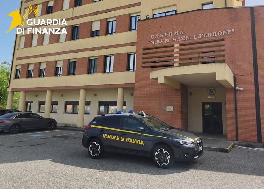 Truffa su erogazioni pubbliche, sequestro per 33 milioni a Cosenza Truffa su erogazioni pubbliche, sequestro per 33 milioni a Cosenza