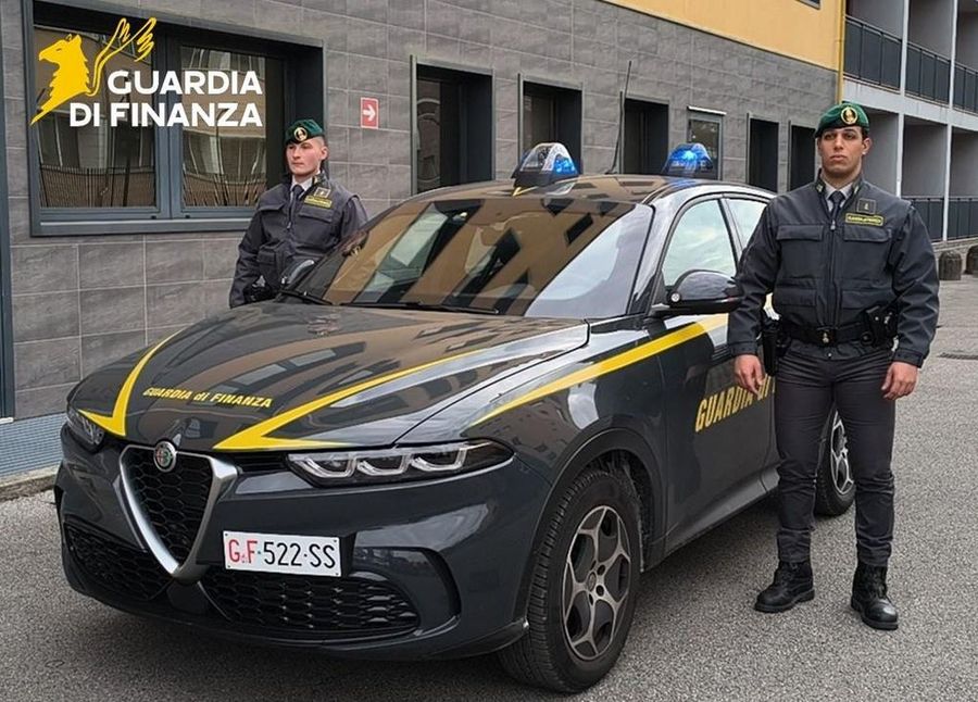 Sequestrati 162 Kg di droga e 120 mila euro, 14 arresti a Padova Sequestrati 162 Kg di droga e 120 mila euro, 14 arresti a Padova