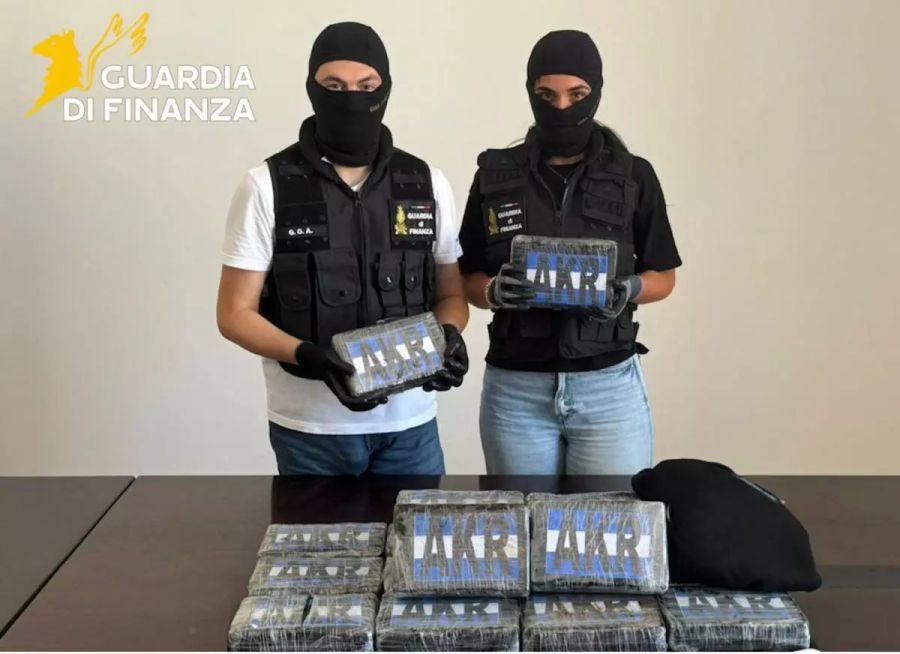 Sequestrati a Catania 24 kg di cocaina, arrestato un corriere