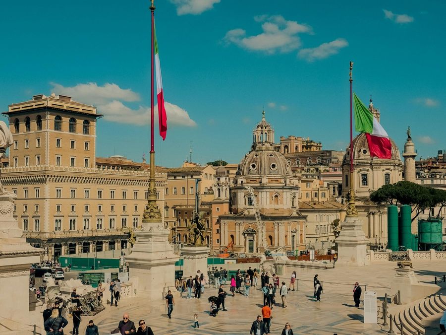 Manovra, Gualtieri: «Serve più coraggio. Così si frena la crescita»