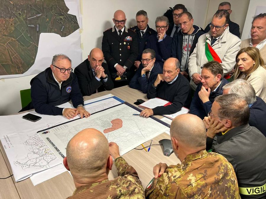 Frana di Niscemi, Schifani consegna i primi alloggi e vara il decentramento: «Il sindaco soggetto attuatore, così si accelera» Frana di Niscemi, Schifani consegna i primi alloggi e vara il decentramento: «Il sindaco soggetto attuatore, così si accelera»