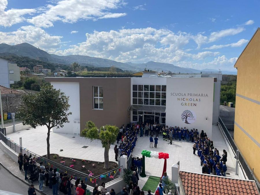 Torrenova, taglio del nastro per la scuola Nicholas Green: 382 mila euro dalla Regione per una nuova didattica