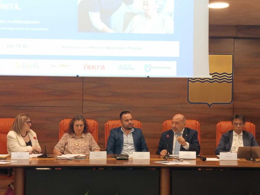 Anziani non autosufficienti, la Basilicata scommette sulla casa come primo luogo di cura