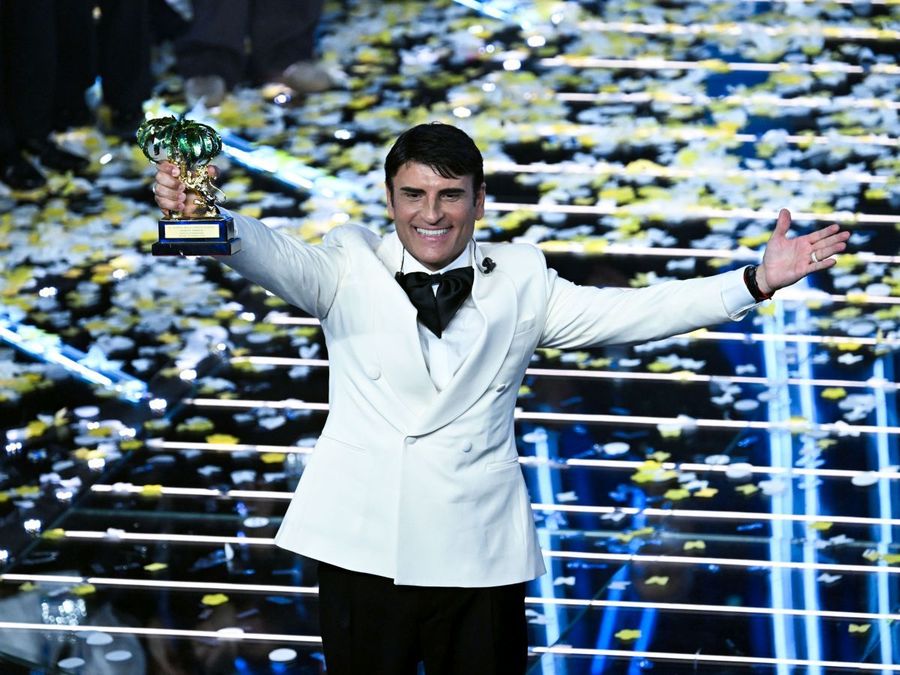 Sanremo, vince Sal Da Vinci. Passaggio di testimone Conti-De Martino