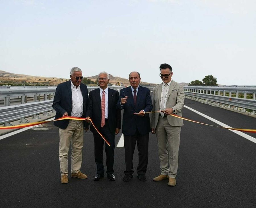 A19, il nuovo viadotto Alfio e la galleria Tremonzelli riaprono al traffico: Schifani promette l’accelerazione finale sul piano ammodernamento A19, il nuovo viadotto Alfio e la galleria Tremonzelli riaprono al traffico: Schifani promette l’accelerazione finale sul piano ammodernamento