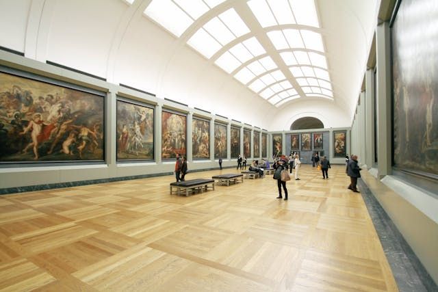 Crisi nel mercato dell’arte: vendite in calo e incertezza globale