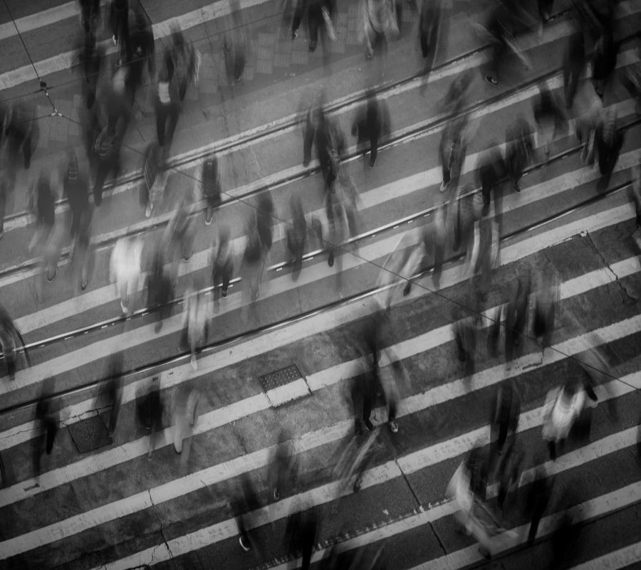 Ceto medio sotto pressione: redditi fermi e fiducia in calo