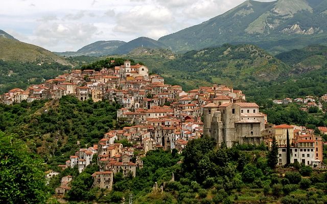 Turismo, piccoli borghi e agricoltura: lo sviluppo dei territori passa dalla sostenibilità, ma serve una strategia comune