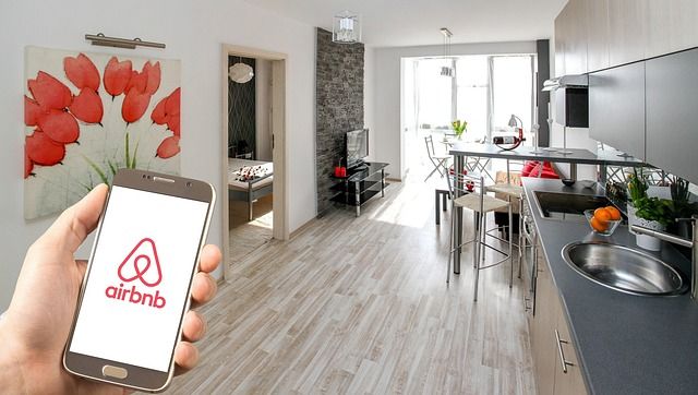 Airbnb: Assohotel, “Accuse gravi, c’è un problema di regole sulle piattaforme, si ponga fine a far west affitti brevi”