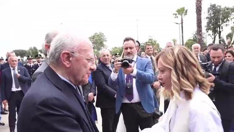 Meloni a Caivano inaugura il centro sportivo, fu teatro della violenza: &quot;Abbiamo portato speranza&quot;