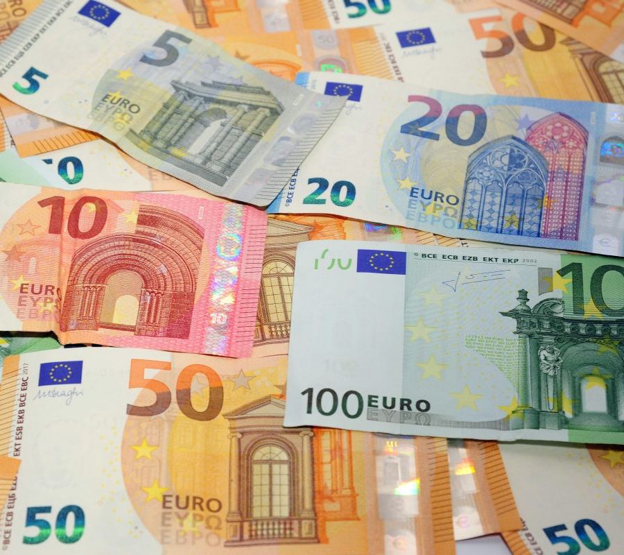 Bce “La crescita dell’Eurozona supera le aspettative”