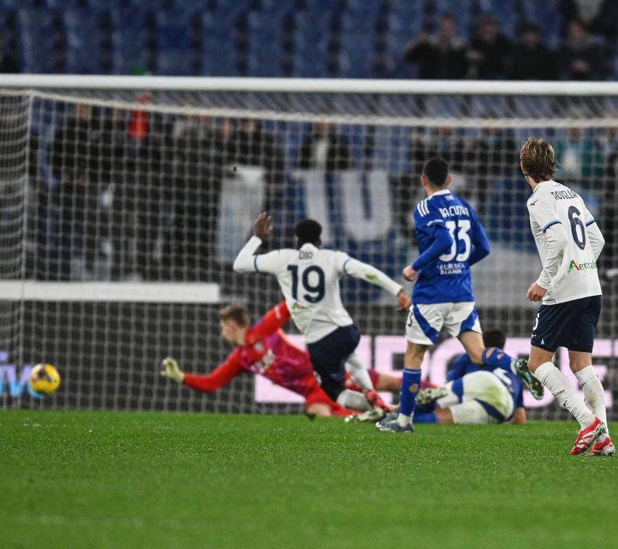 All’Olimpico Cutrone risponde a Dia, Lazio-Como 1-1