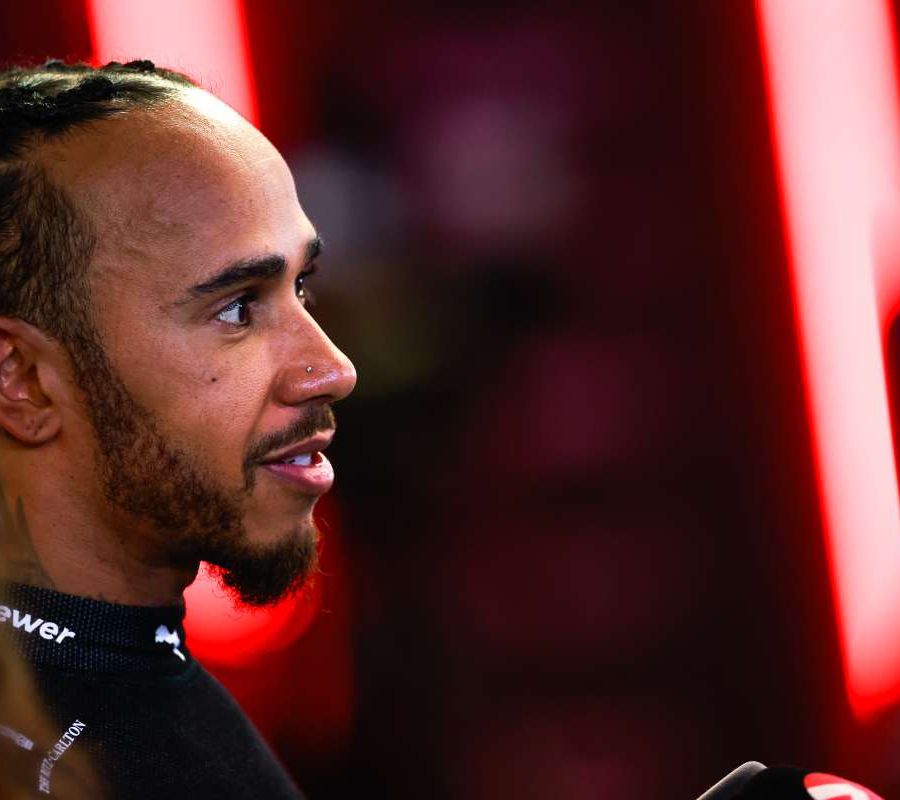 Primo giorno di Hamilton in Ferrari “Corono un sogno”