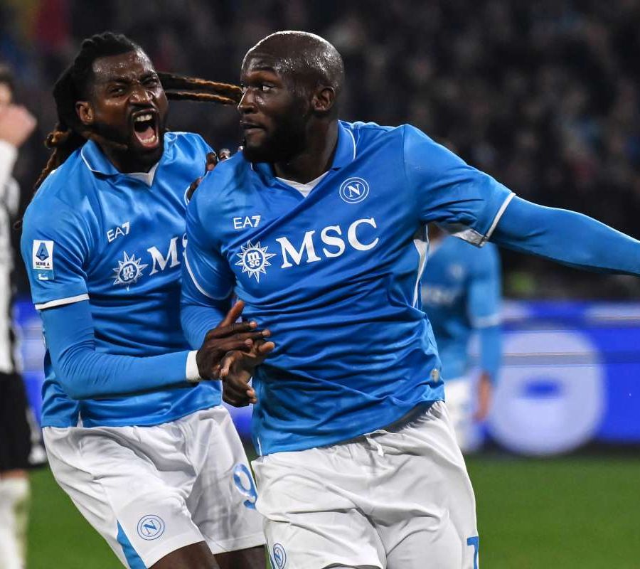 Napoli vince 2-1 in rimonta, primo stop Juve in campionato
