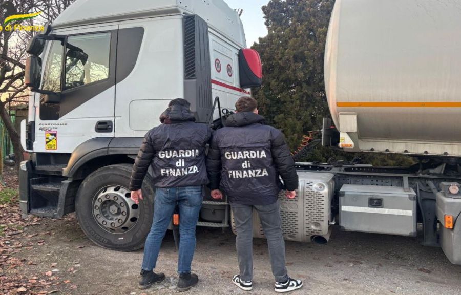Monza, sequestrate 1,5 tonnellate di rifiuti misti e pericolosi