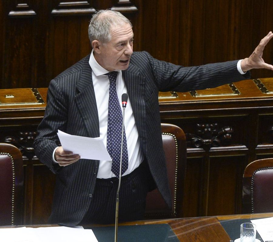Auto, Urso “L’Ue faccia in fretta per evitare il collasso”