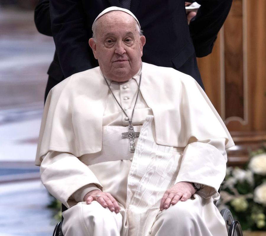 Papa Francesco “Si tende a parlare tanto ma ascoltare poco”