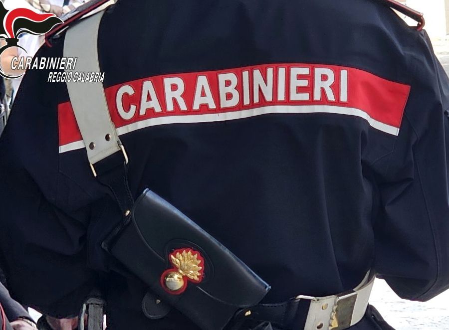 Carabinieri scoprono 80 Kg di droga e 15 Kg esplosivi nel reggino