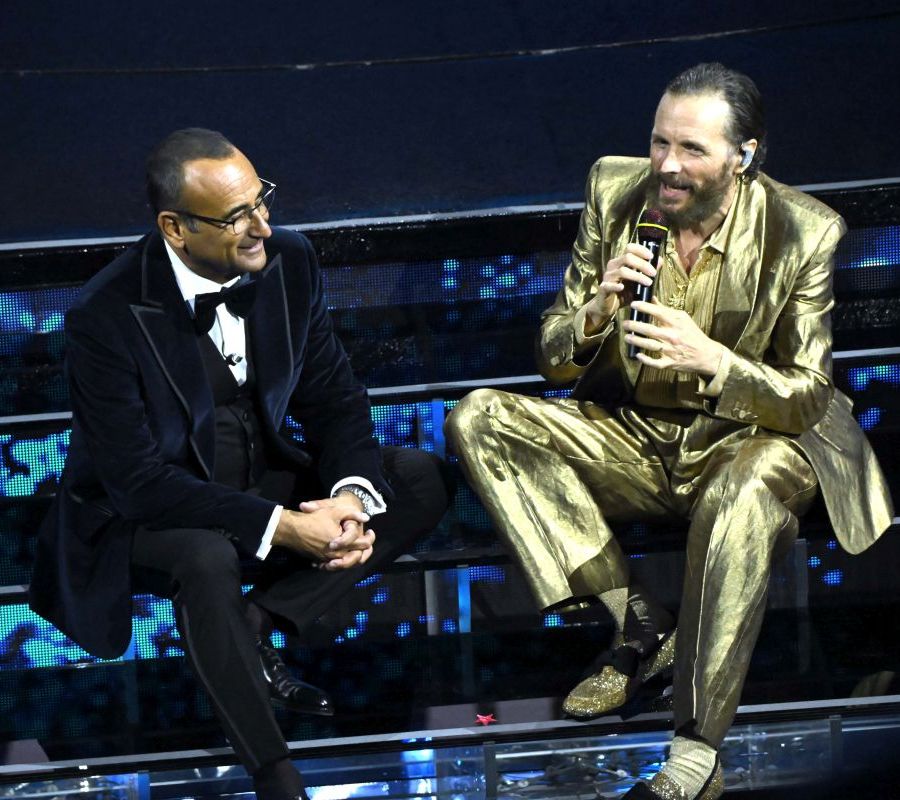 Sanremo, Jovanotti travolge l’Ariston “Felice, festival speciale”