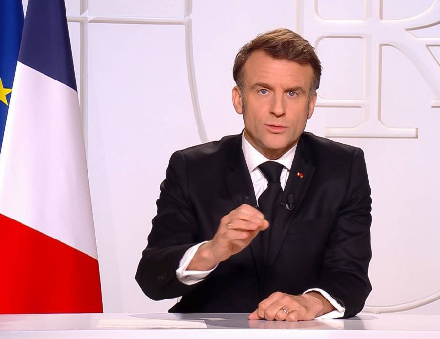 Macron “La minaccia russa tocca tutta l’Europa”