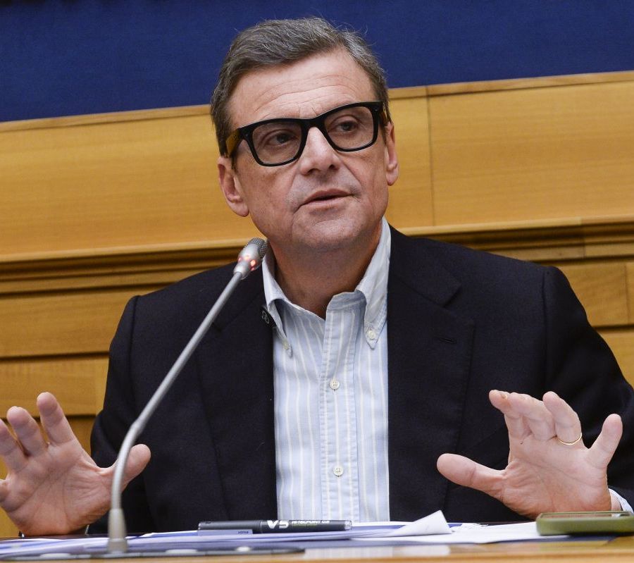 Calenda “Trump ha puntato coltello alla gola per indurre Kiev a tregua”
